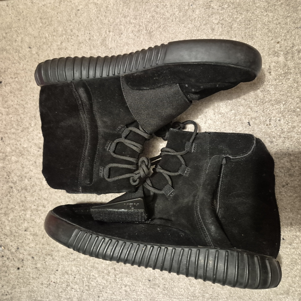 Adidas YEEZY Stylish Black High-Top Men's Shoes